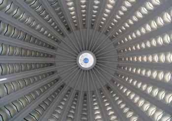 Haus der Andacht von Europa, Kuppel, Innenansicht