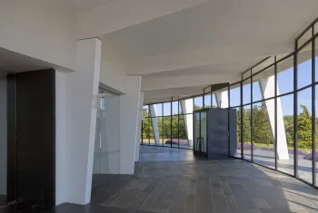 Haus der Andacht von Europa, Foyer