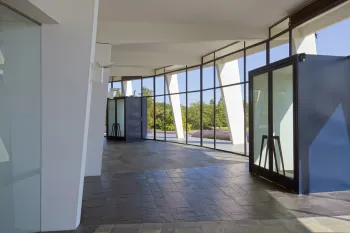 Haus der Andacht von Europa, Foyer