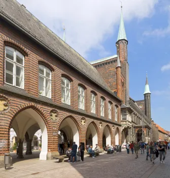 Lübecker Rathaus, Langes Haus an der Breiten Straße