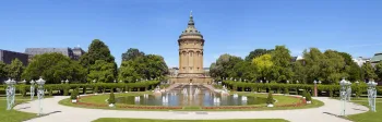 Friedrichsplatz mit Wasserturm