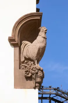 Villa Sonneck, Skulptur eines Hahnes