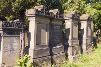 Jüdischer Freidhof „Heiliger Sand“, Grabsteine des neuen Friedhofsteils
