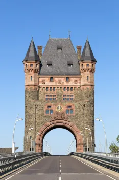 Nibelungenturm, Ostansicht