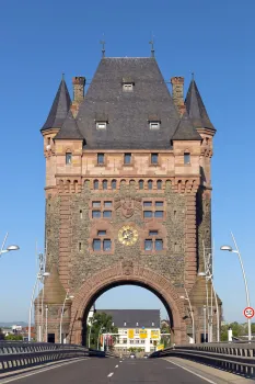 Nibelungenturm, Westansicht