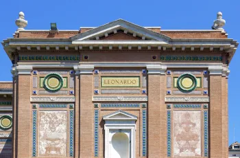 Vatikanische Museen, Vatikanische Pinakothek, Detail eines Seitenrisalits