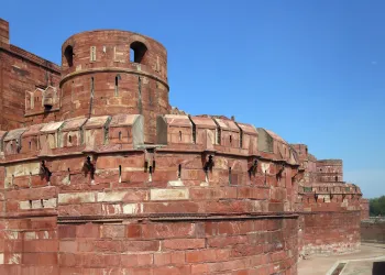 Agra Fort, Mauern