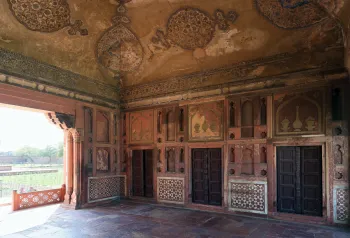 Grabmal des Itimad-ud-Daula, Trommelhaus (nakkar khana), Innenraum