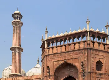 Jama Masjid von Delhi, Detail des südlichen Tors und Minaretts