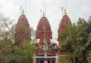 Sri Digambar Jain Lal Mandir, Shikharas