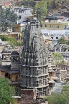 Rameshwar-Tempel, Shikhara