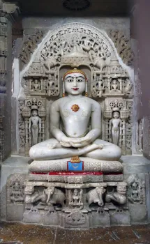 Chandraprabhu Jain Temple, Chandraprabhu-Heiligtum