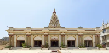 Shri-Dhakleshwar-Mahadev-Tempel, Hauptfassade