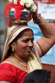 Gangaur-Festival-Prozession, Frau