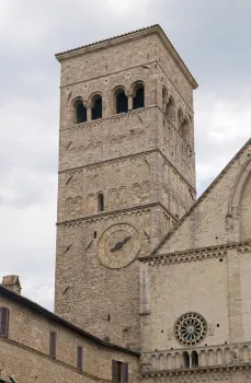Kathedrale Sankt Rufinus, Glockenturm