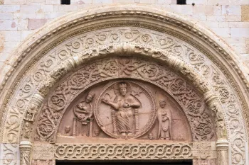 Kathedrale Sankt Rufinus, Lünette des Hauptportals