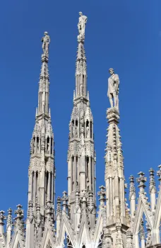 Mailänder Dom, Turmspitzen mit Statuen auf dem Dach