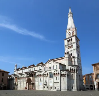 Kathedrale von Modena, Südansicht