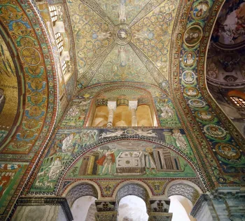 Basilika San Vitale, Mosaike des Chorraums