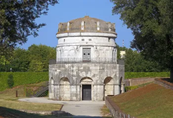 Mausoleum des Theoderich, Westansicht