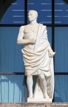 Palast der italienischen Zivilisation, allegorische Statue „militärischer Genius“