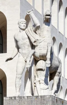 Palast der italienischen Zivilisation, Skulptur der Dioskuren