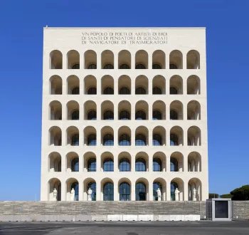 Palast der italienischen Zivilisation, Südostansicht