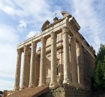 Forum Romanum, Tempel des Antoninus Pius und der Faustina, Südostansicht