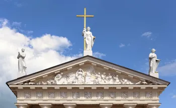 Kathedrale von Vilnius, Giebeldreieck