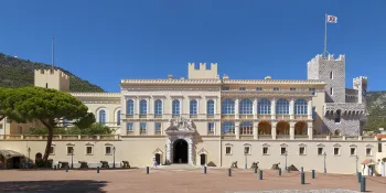 Fürstenpalast von Monaco, Hauptfassade (Südostansicht)