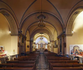 Kirche der Heiligen Devota, Innenraum