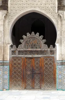 Bou Inania Medrese, Maschrabiyya-Eingangstür