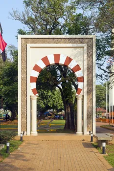 Denkmal der syrischen und libanesischen Gemeinschaft, auf der Plaza de Armas