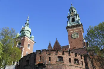 Königsburg Wawel, Kaponniere, Sigismundturm und Glockenturm