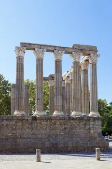Römischer Tempel von Évora, Ostansicht