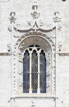 Hieronymiten­­kloster, Kirche der Heiligen Maria, Fenster des Turms