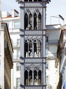 Santa-Justa-Aufzug, verzierte Struktur des Turms