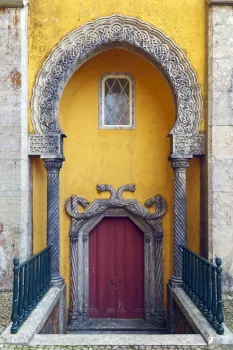 Nationalpalast von Pena, Tür mit orientalisierendem Bogen
