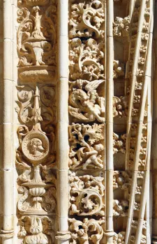 Christuskonvent, Manuelinische Kirche, Detail der Archivolten des Südportals