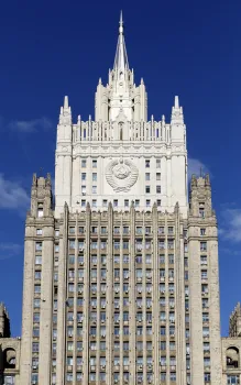 Gebäude des russischen Außenministeriums, Hauptturm mit Spitze