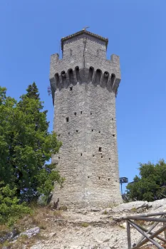 Montale-Turm, Südansicht