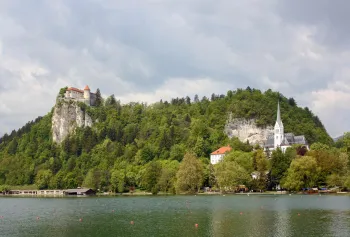 Bleder See mit Burg Bled und Kirche St. Martin
