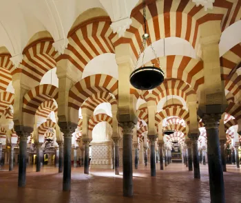 Moschee-Kathedrale von Cordoba, Erweiterung von Almanzor