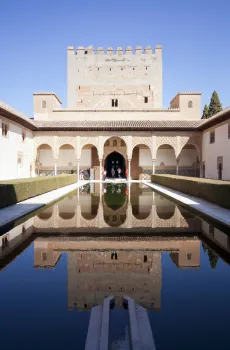 Alhambra, Nasridenpaläste, Comarespalast, Myrtenhof