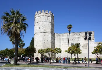 Alcazar von Jerez de la Frontera, Achteckiger Turm und Mauern