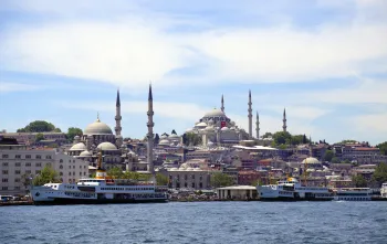 Eminönü vom Goldenen Horn mit der Neuen und der Süleymaniye-Moschee