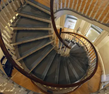 Old State House, Wendeltreppe, Sicht zum Erdgeschoss