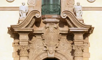 Freiheitsturm, Detail des Hauptportals