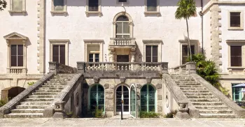 Villa Vizcaya, Terrasse und Treppen der Nordostseite