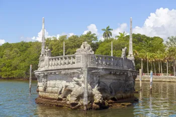 Villa Vizcaya, Steinschiff (Nordostansicht)